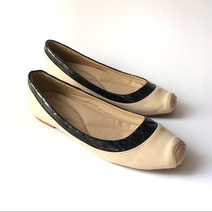 YesStyle creme/black flats US 8.5 EU 39